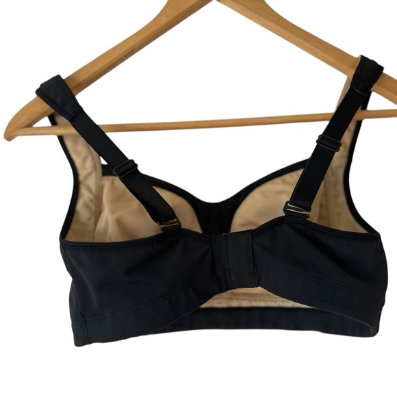 Lululemon TaTa Tamer Bra - Picture 15 of 16